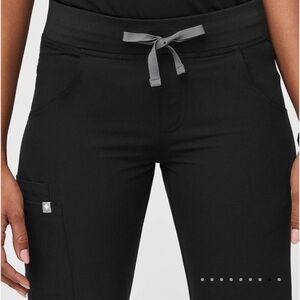 Figs Women KADE Cargo T21004 Scrub Pants Yoga Waistband Four Pocket Draw String